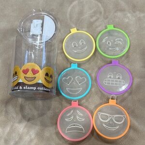 Emoji Cookie Cutters Set - Multicolor